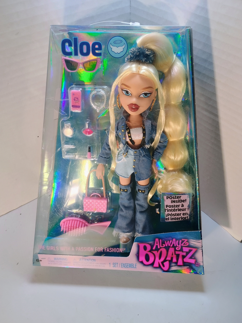 NEW BRATZ ALWAYZ CLOE FASHION DOLL w/ ACCESSORIES